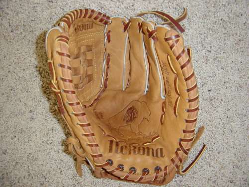 Nokona AMG175BF Buffalo Leather Front